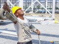 建筑工人：用汗水谱写产业项目建设之歌
