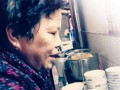 倔老太开餐馆 坚持25年走“惠民”路线