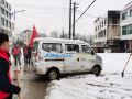 北塔区新滩镇街道：冰雪中的“志愿红”