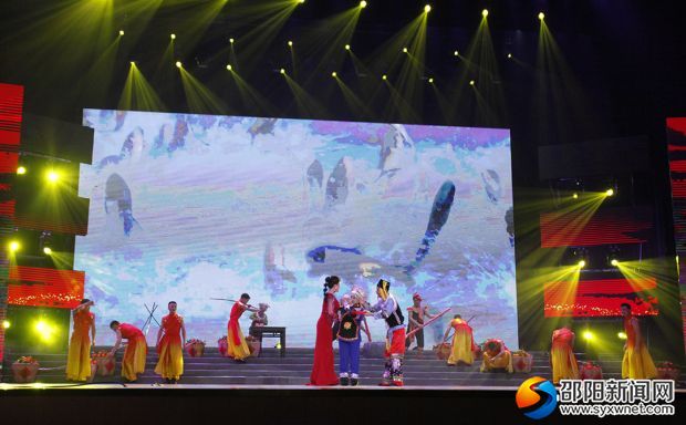 情景歌舞《幸福中国一起走》