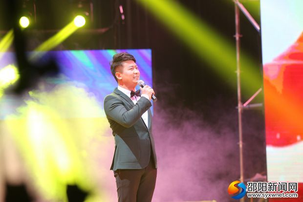 男声独唱《奋斗的情怀》