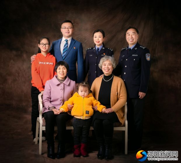 刘良胤家庭合影