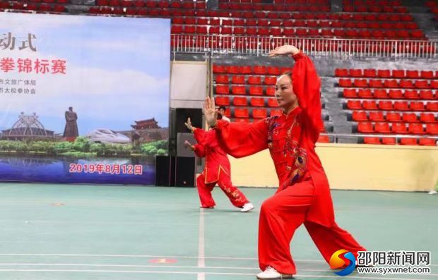 比赛现场，选手步伐轻灵稳健1