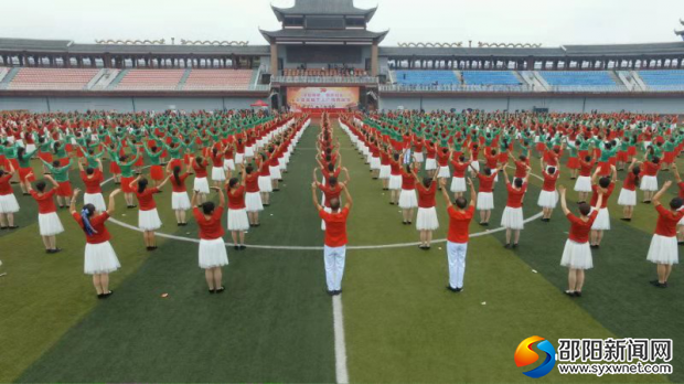 千人广场舞图片1