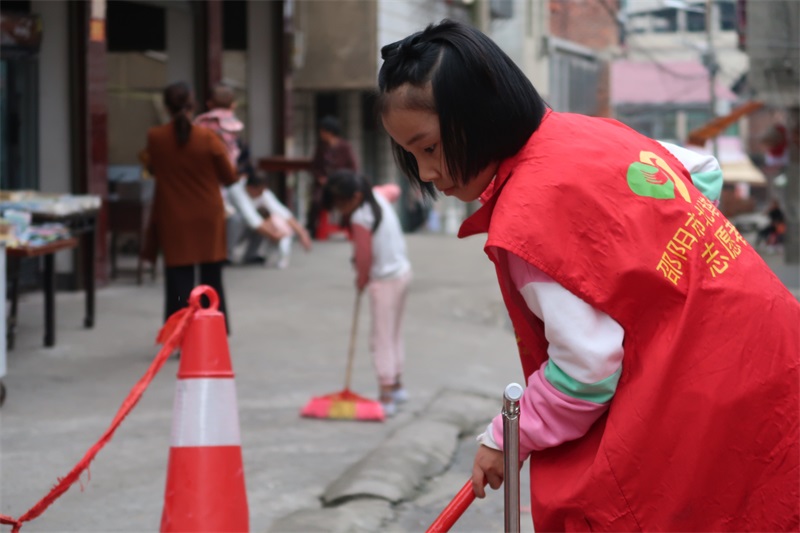 二年级志愿者服务小队3.jpg