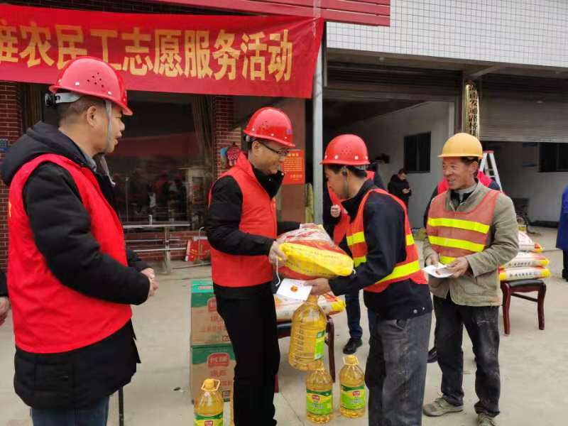 北塔区人社局打造“铁饭碗”送服农民工3.jpg