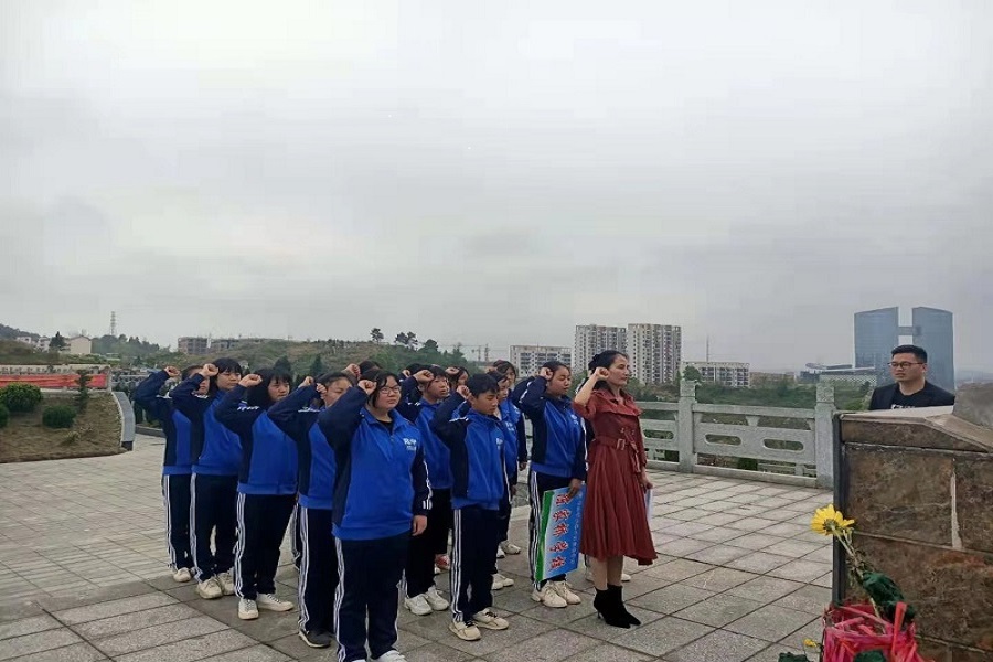 清明祭英烈2.jpg
