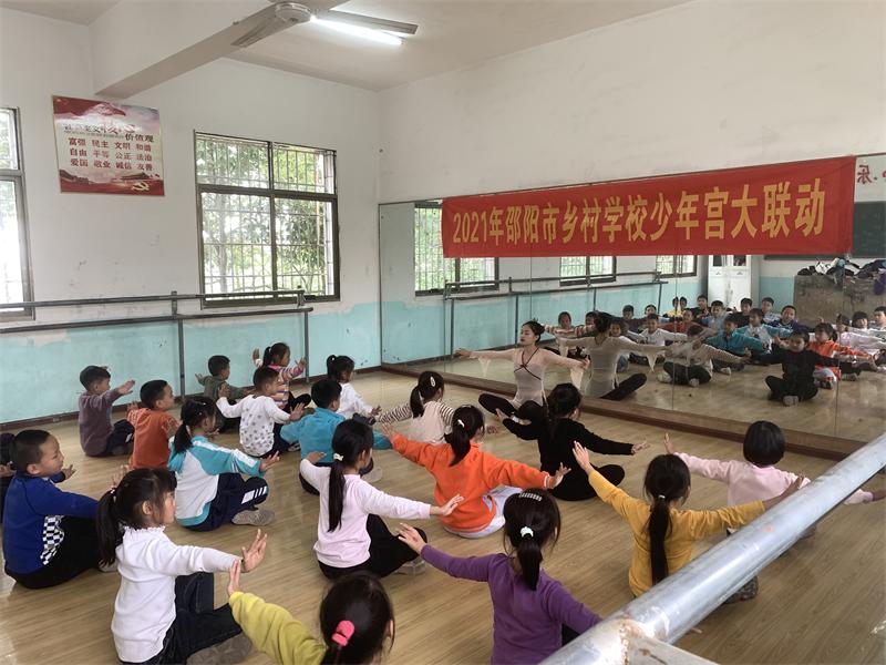 流动少年宫舞蹈.jpg