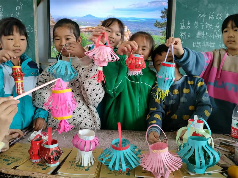 流动少年宫手工.jpg